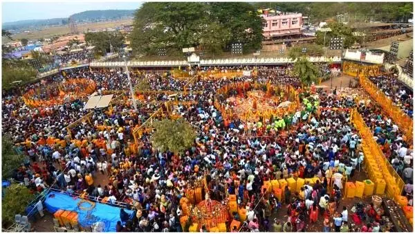 Sammakka-Sarakka: ఆసియాలోనే అతిపెద్ద గిరిజన పండుగ Sammakka-Sarakka: ఆసియాలోనే అతిపెద్ద గిరిజన పండుగ