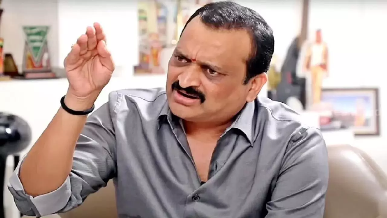 Bandla Ganesh: బండ్ల గణేశ్ ట్వీట్ కలకలం: ఎవరిని ఉద్దేశించి ఆ పోస్ట్? Bandla Ganesh: బండ్ల గణేశ్ ట్వీట్ కలకలం: ఎవరిని ఉద్దేశించి ఆ పోస్ట్?