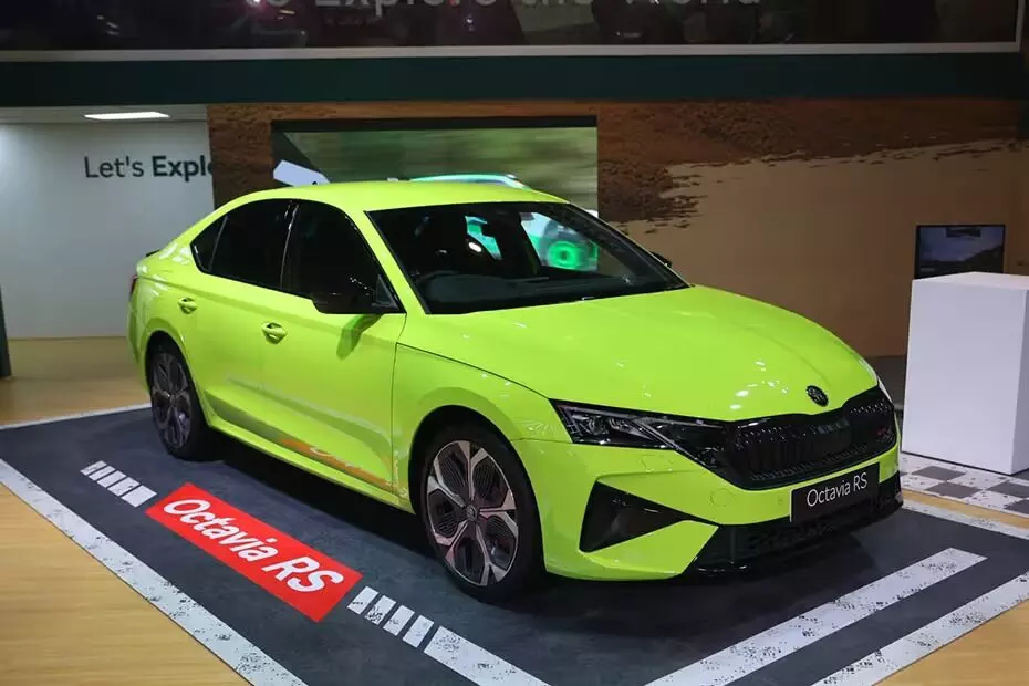 Skoda : స్పీడ్ లవర్స్ కోసం గుడ్న్యూస్.. కొత్త స్కోడా ఆక్టావియా RS వచ్చేస్తోంది Skoda : స్పీడ్ లవర్స్ కోసం గుడ్న్యూస్.. కొత్త స్కోడా ఆక్టావియా RS వచ్చేస్తోంది