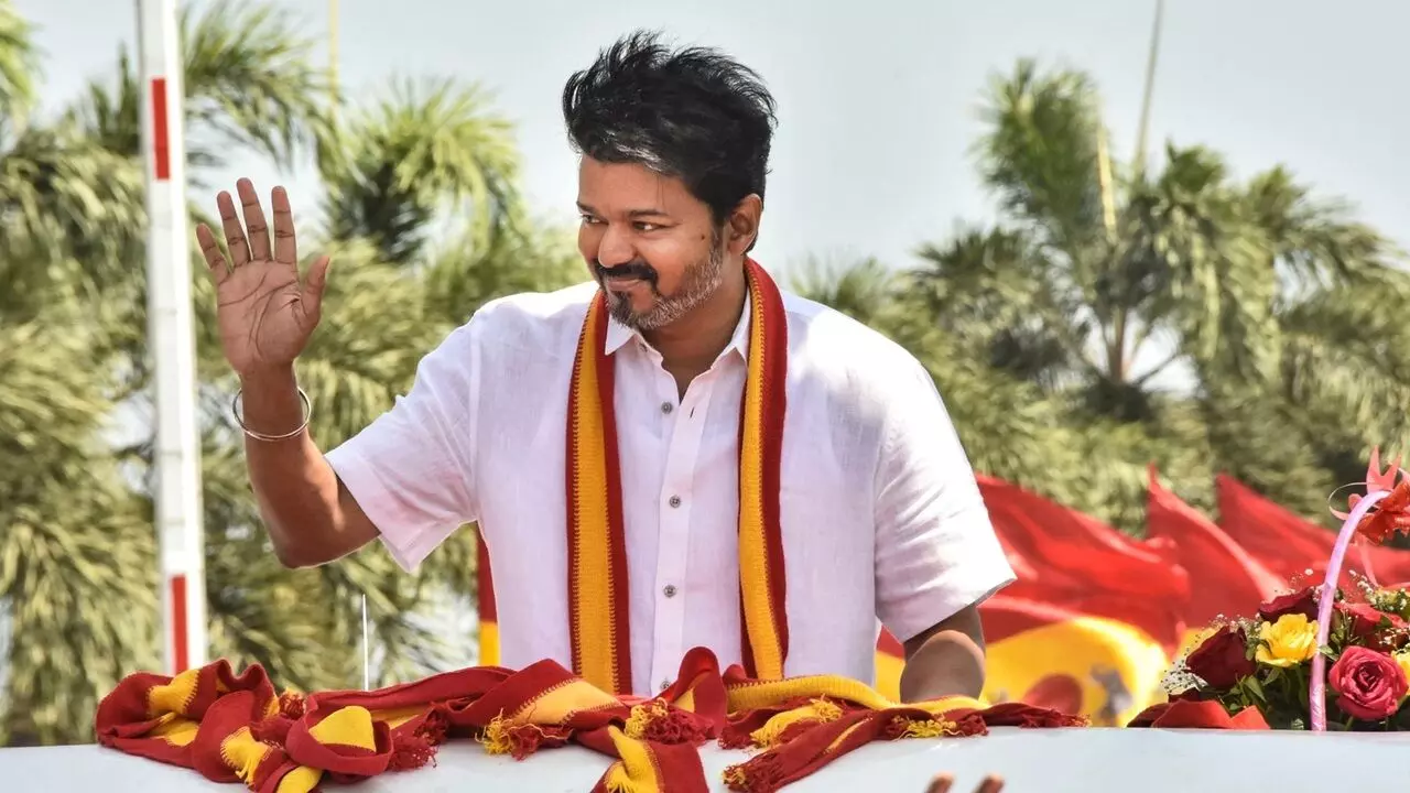 TVK Chief Vijay: విజయ్: కరూర్ తొక్కిసలాట బాధితులకు రూ.20 లక్షల పరిహారం ప్రకటన TVK Chief Vijay: విజయ్: కరూర్ తొక్కిసలాట బాధితులకు రూ.20 లక్షల పరిహారం ప్రకటన
