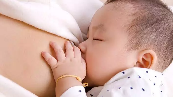 Benefits of Mothers Milk: తల్లి పాలతో కలిగే మేలు ఏంటో తెలుసా ? Benefits of Mothers Milk: తల్లి పాలతో కలిగే మేలు ఏంటో తెలుసా ?
