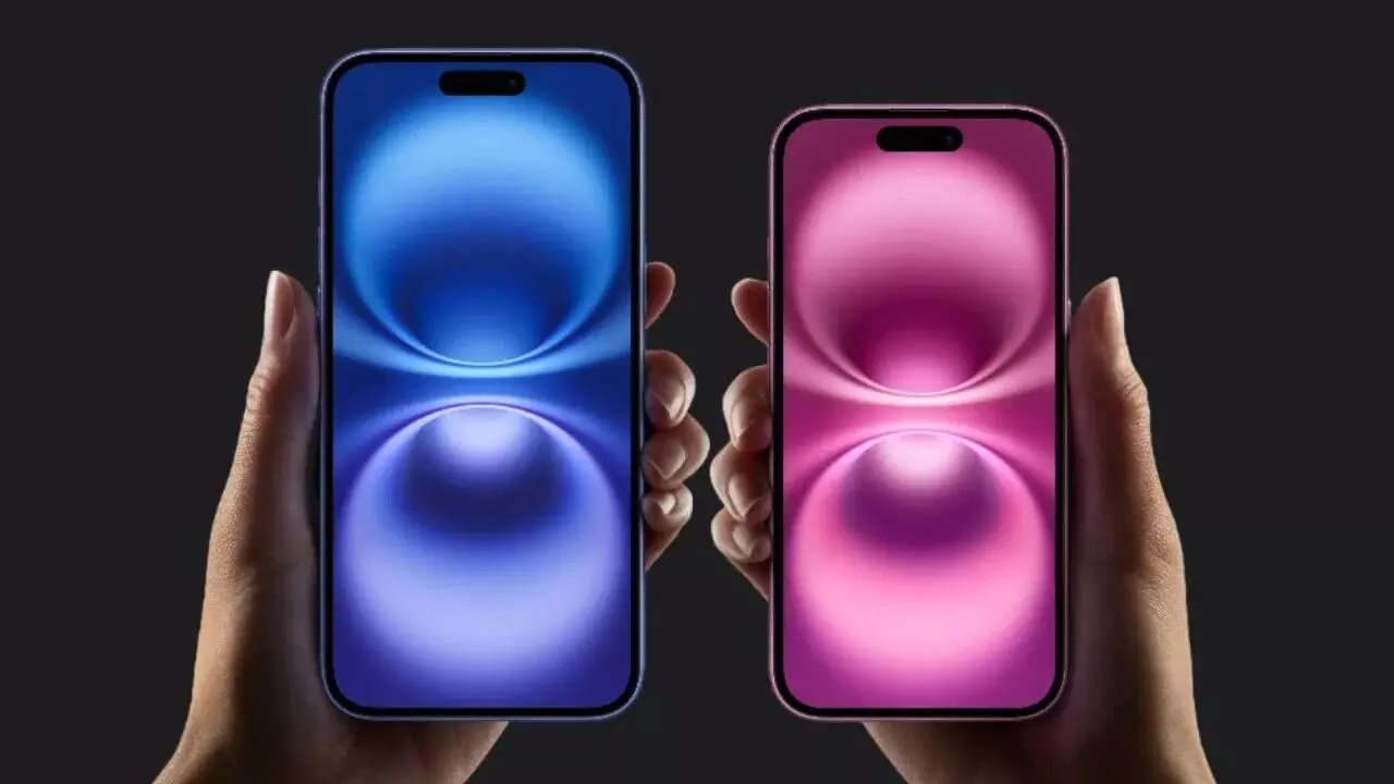 iPhone : 45 కంపెనీలు, 3.5 లక్షల ఉద్యోగాలు.. ప్రతి 5 ఐఫోన్లలో ఒకటి ఇక్కడి నుంచే iPhone : 45 కంపెనీలు, 3.5 లక్షల ఉద్యోగాలు.. ప్రతి 5 ఐఫోన్లలో ఒకటి ఇక్కడి నుంచే