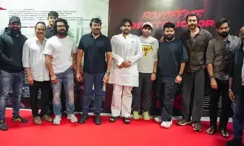 Megastar Chiranjeevi : పవన్ కళ్యాణ్ అద్భుతం..ఓజీపై మెగాస్టార్ చిరంజీవి ప్రశంసల వర్షం Megastar Chiranjeevi : పవన్ కళ్యాణ్ అద్భుతం..ఓజీపై మెగాస్టార్ చిరంజీవి ప్రశంసల వర్షం