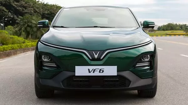 VinFast : విన్ ఫాస్ట్ ఇండియాలో సంచలనం.. కార్ల సర్వీసింగ్ కోసం కాస్ట్రాల్తో ఒప్పందం VinFast : విన్ ఫాస్ట్ ఇండియాలో సంచలనం.. కార్ల సర్వీసింగ్ కోసం కాస్ట్రాల్తో ఒప్పందం