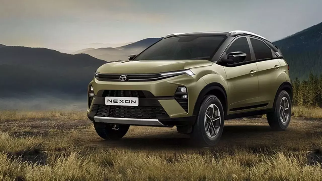 Tata Motors : మార్కెట్లో టాటా మోటార్స్ అదుర్స్.. మహీంద్రా, హ్యుందాయ్ను వెనక్కి నెట్టి రెండో ప్లేస్ Tata Motors : మార్కెట్లో టాటా మోటార్స్ అదుర్స్.. మహీంద్రా, హ్యుందాయ్ను వెనక్కి నెట్టి రెండో ప్లేస్