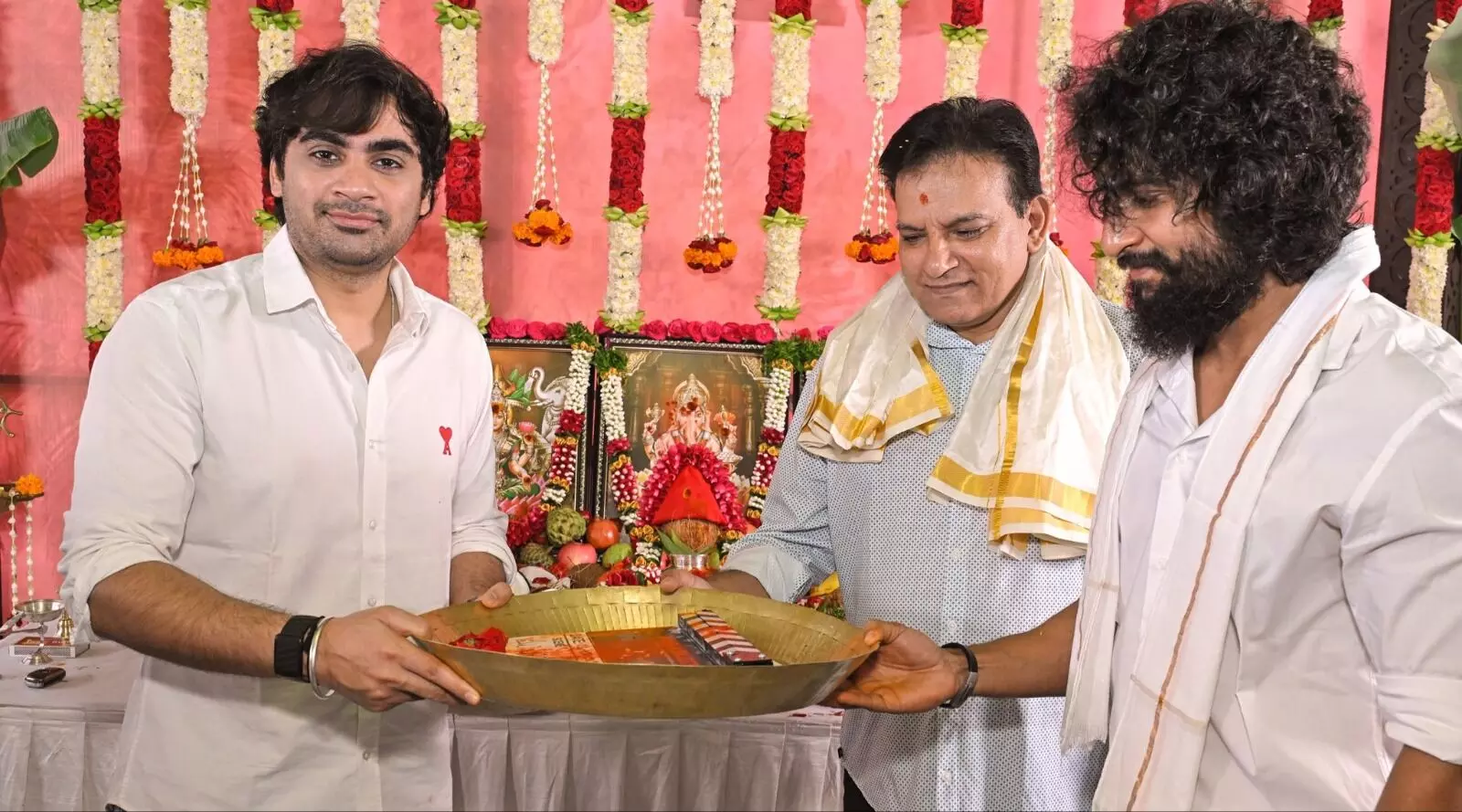 OG Director Sujeeth: నానితో ఓజీ డైరెక్టర్ సుజిత్ కొత్త సినిమా ప్రారంభం.. OG Director Sujeeth: నానితో ఓజీ డైరెక్టర్ సుజిత్ కొత్త సినిమా ప్రారంభం..