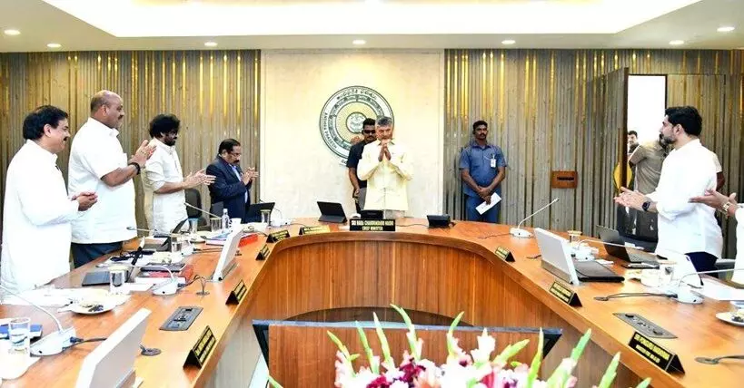 AP Cabinets Key Decision: అమరావతిలో అభివృద్ధి పనుల వేగవంతానికి ఎస్పీవీ ఏర్పాటు: ఏపీ కేబినెట్ కీలక నిర్ణయం AP Cabinets Key Decision: అమరావతిలో అభివృద్ధి పనుల వేగవంతానికి ఎస్పీవీ ఏర్పాటు: ఏపీ కేబినెట్ కీలక నిర్ణయం