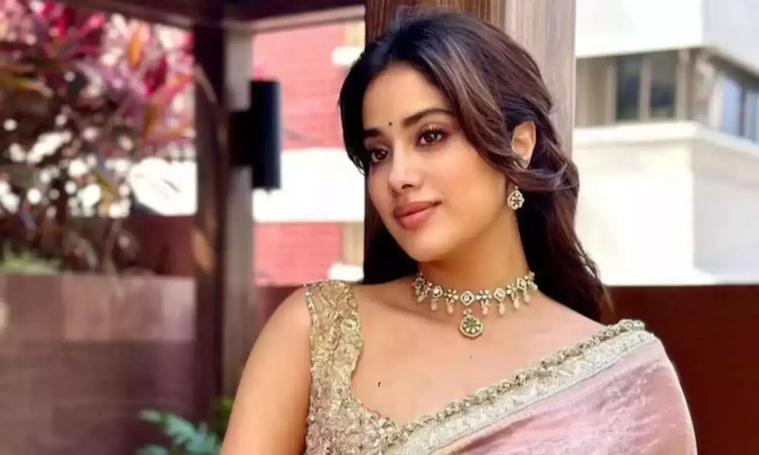 Janhvi Kapoor’s Emotional Statement: మా కష్టాలు చెబితే ఎవరూ వినరు: జాన్వీ Janhvi Kapoor’s Emotional Statement: మా కష్టాలు చెబితే ఎవరూ వినరు: జాన్వీ