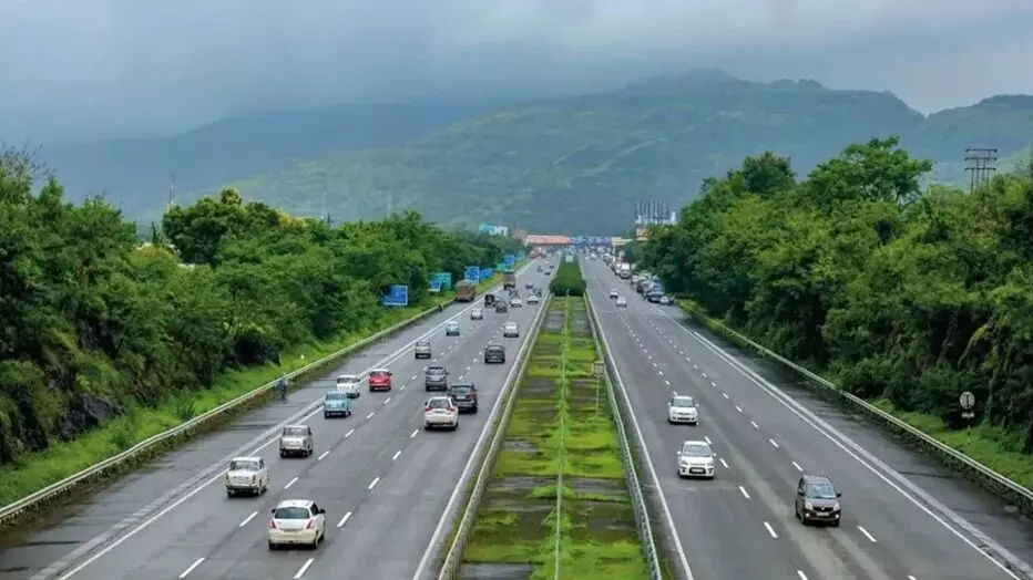 Greenfield Highway: గ్రీన్ఫీల్డ్ హైవే: హైదరాబాద్ను బందరు పోర్టుతో అనుసంధానం చేసే మార్గం ఇలా..! Greenfield Highway: గ్రీన్ఫీల్డ్ హైవే: హైదరాబాద్ను బందరు పోర్టుతో అనుసంధానం చేసే మార్గం ఇలా..!
