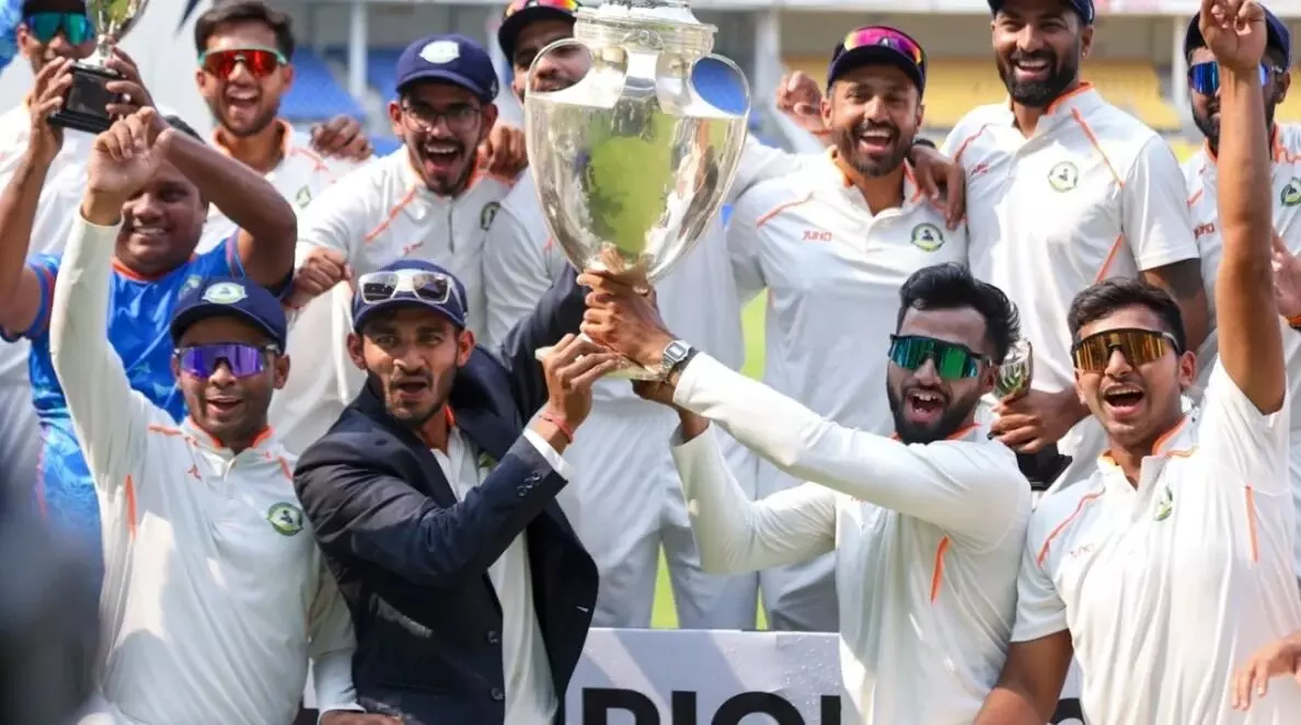 Irani Cup: మూడోసారి విధర్భదే ఇరానీ కప్..రెస్టాఫ్ ఇండియాపై గ్రాండ్ విక్టరీ Irani Cup: మూడోసారి విధర్భదే ఇరానీ కప్..రెస్టాఫ్ ఇండియాపై గ్రాండ్ విక్టరీ