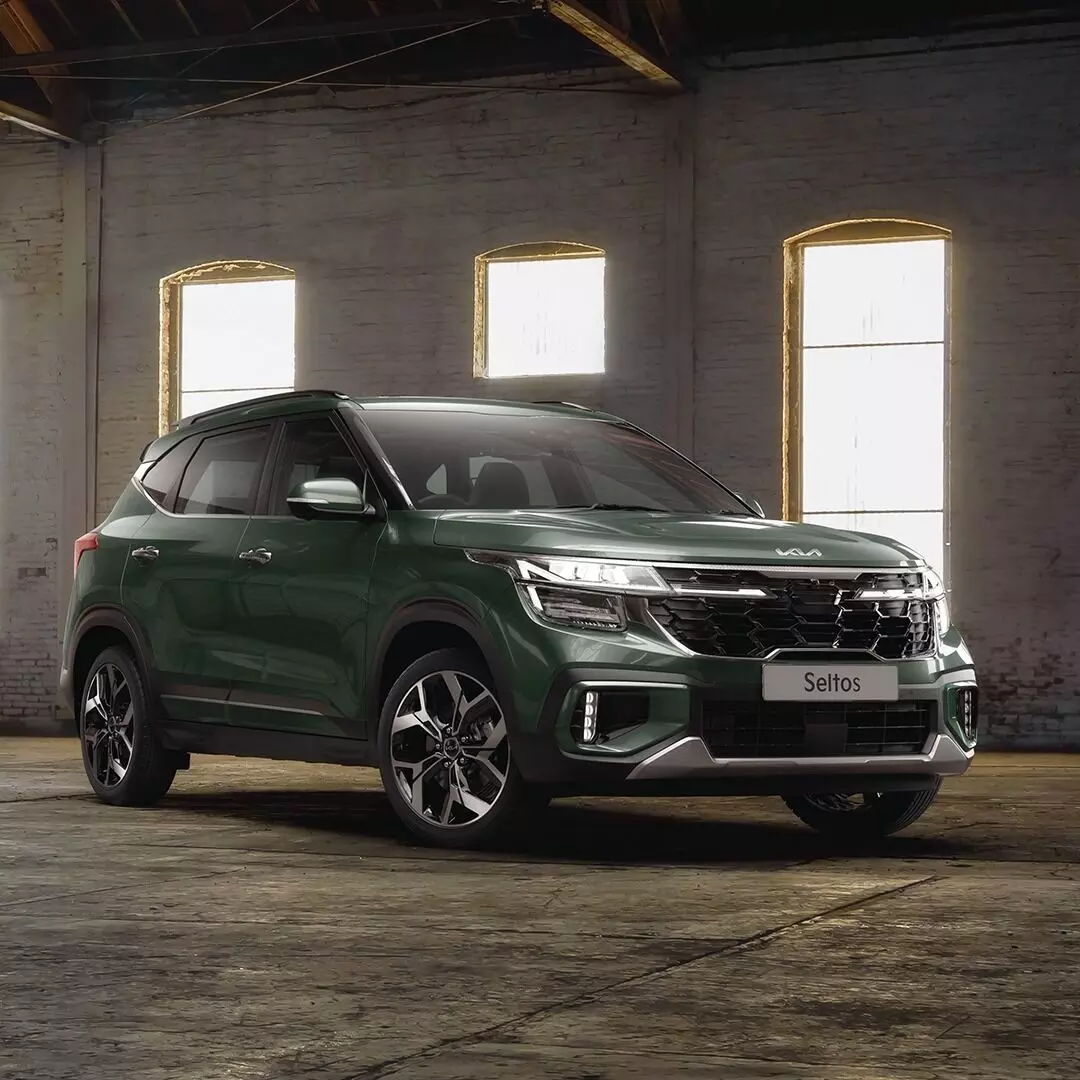 Hybrid SUVs : ఇక ప్రెటోల్ కాదు హైబ్రిడ్ యుగం.. త్వరలో మార్కెట్లోకి 7 ఎస్యూవీలు Hybrid SUVs : ఇక ప్రెటోల్ కాదు హైబ్రిడ్ యుగం.. త్వరలో మార్కెట్లోకి 7 ఎస్యూవీలు