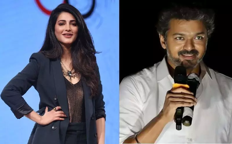 Shruti Haasans Satirical Insta Post Goes Viral: శృతి హాసన్ సెటైర్ వైరల్: విజయ్ను ‘జోకర్’తో పోల్చి.. ‘ఆయన్ని తప్పుపట్టకండి’ అంటూ ఇన్స్టా పోస్ట్ Shruti Haasans Satirical Insta Post Goes Viral: శృతి హాసన్ సెటైర్ వైరల్: విజయ్ను ‘జోకర్’తో పోల్చి.. ‘ఆయన్ని తప్పుపట్టకండి’ అంటూ ఇన్స్టా పోస్ట్