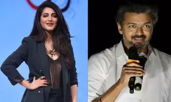 Shruti Haasans Satirical Insta Post Goes Viral: శృతి హాసన్ సెటైర్ వైరల్: విజయ్ను ‘జోకర్’తో పోల్చి.. ‘ఆయన్ని తప్పుపట్టకండి’ అంటూ ఇన్స్టా పోస్ట్ Shruti Haasans Satirical Insta Post Goes Viral: శృతి హాసన్ సెటైర్ వైరల్: విజయ్ను ‘జోకర్’తో పోల్చి.. ‘ఆయన్ని తప్పుపట్టకండి’ అంటూ ఇన్స్టా పోస్ట్