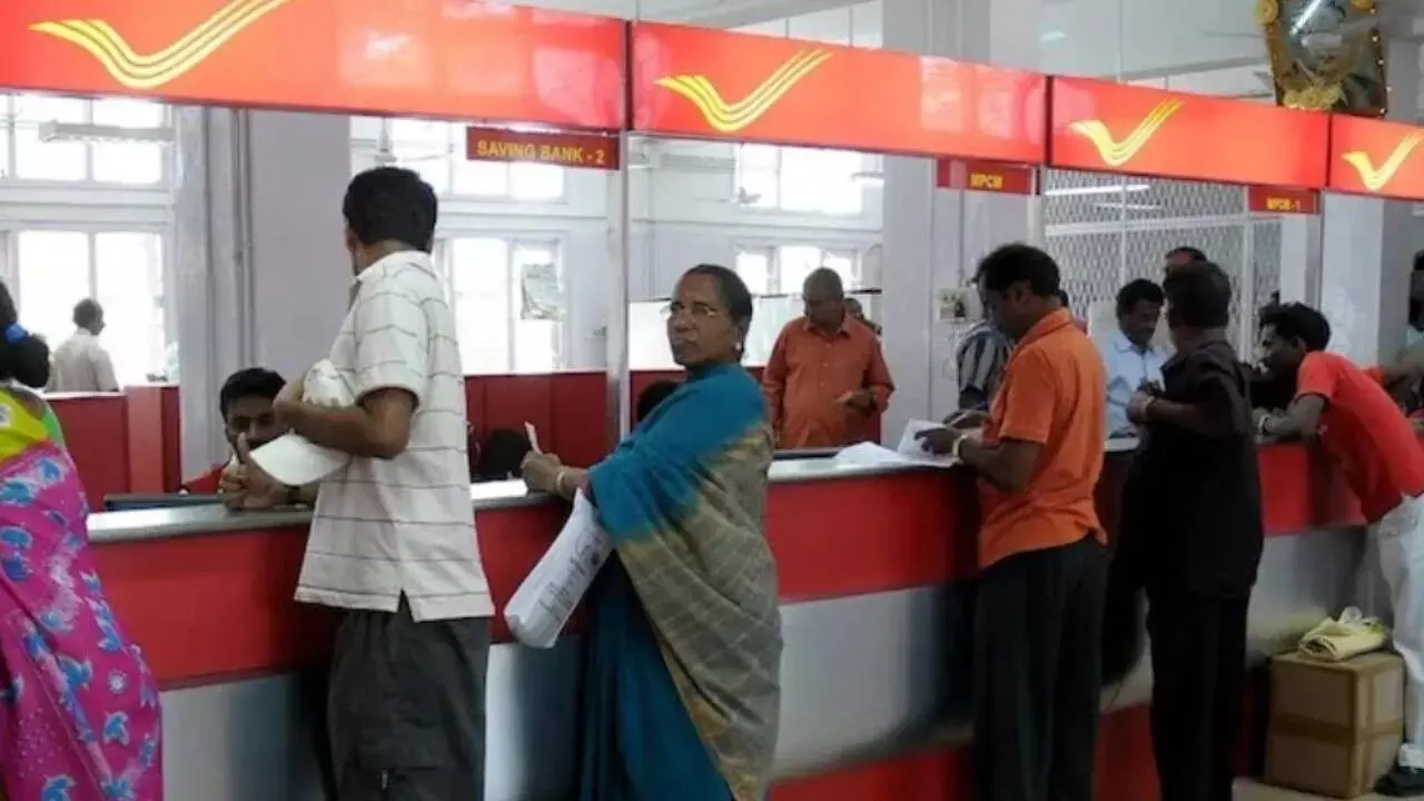 Post Office PPF Scheme: పోస్ట్ ఆఫీస్ అద్భుతమైన పథకం.. 15 ఏళ్లలో కోటీశ్వరులు అయ్యే మార్గం Post Office PPF Scheme: పోస్ట్ ఆఫీస్ అద్భుతమైన పథకం.. 15 ఏళ్లలో కోటీశ్వరులు అయ్యే మార్గం