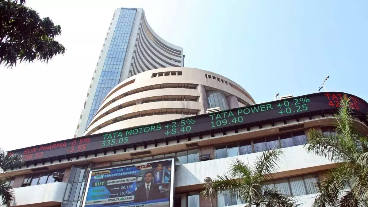 Share Market : షేర్ మార్కెట్ దూకుడు.. సెన్సెక్స్ 350 పాయింట్లు జంప్ Share Market : షేర్ మార్కెట్ దూకుడు.. సెన్సెక్స్ 350 పాయింట్లు జంప్