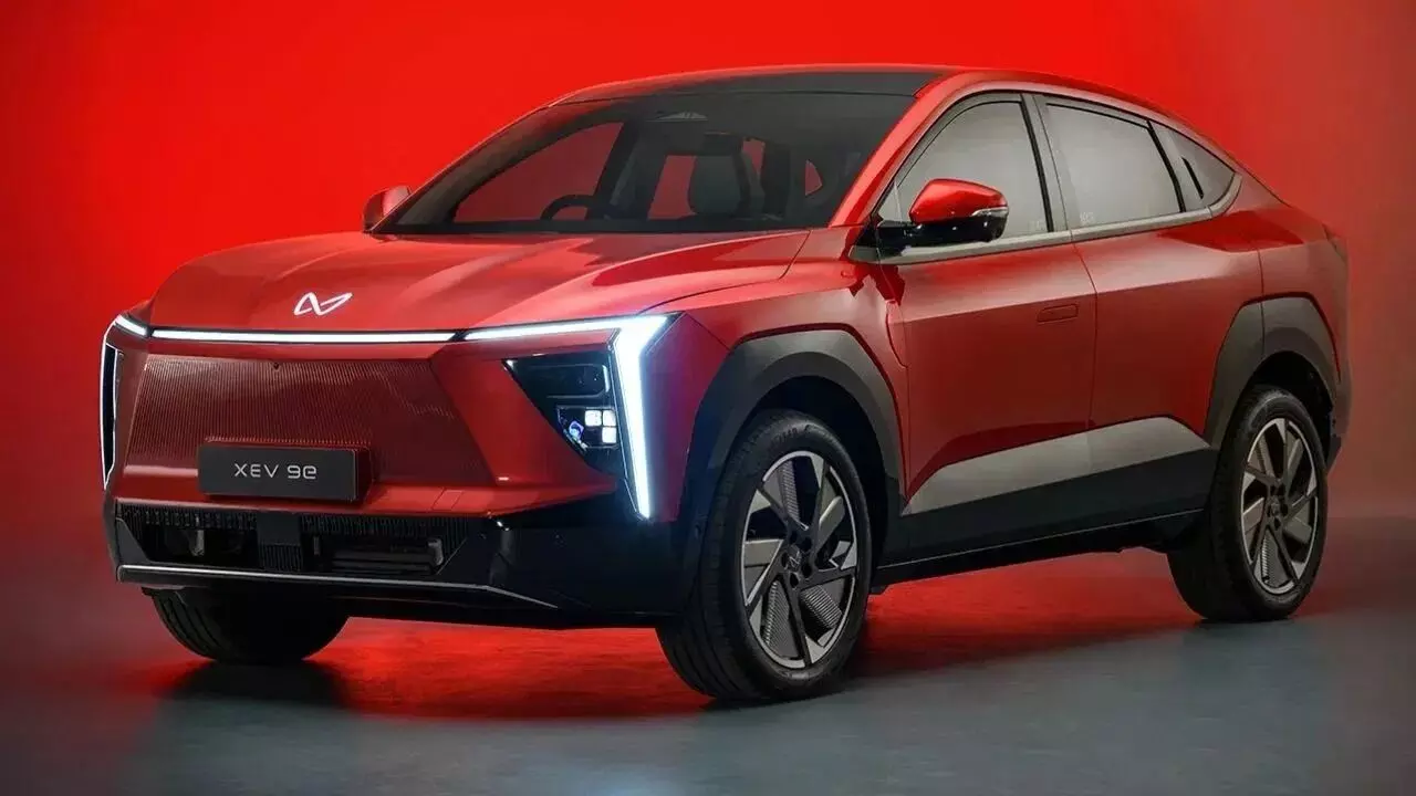 Mahindra XEV 7e : 656 కి.మీ రేంజ్, లెవల్ 2 ADAS.. మహీంద్రా నుంచి మరో కొత్త ఎలక్ట్రిక్ ఎస్యూవీ Mahindra XEV 7e : 656 కి.మీ రేంజ్, లెవల్ 2 ADAS.. మహీంద్రా నుంచి మరో కొత్త ఎలక్ట్రిక్ ఎస్యూవీ