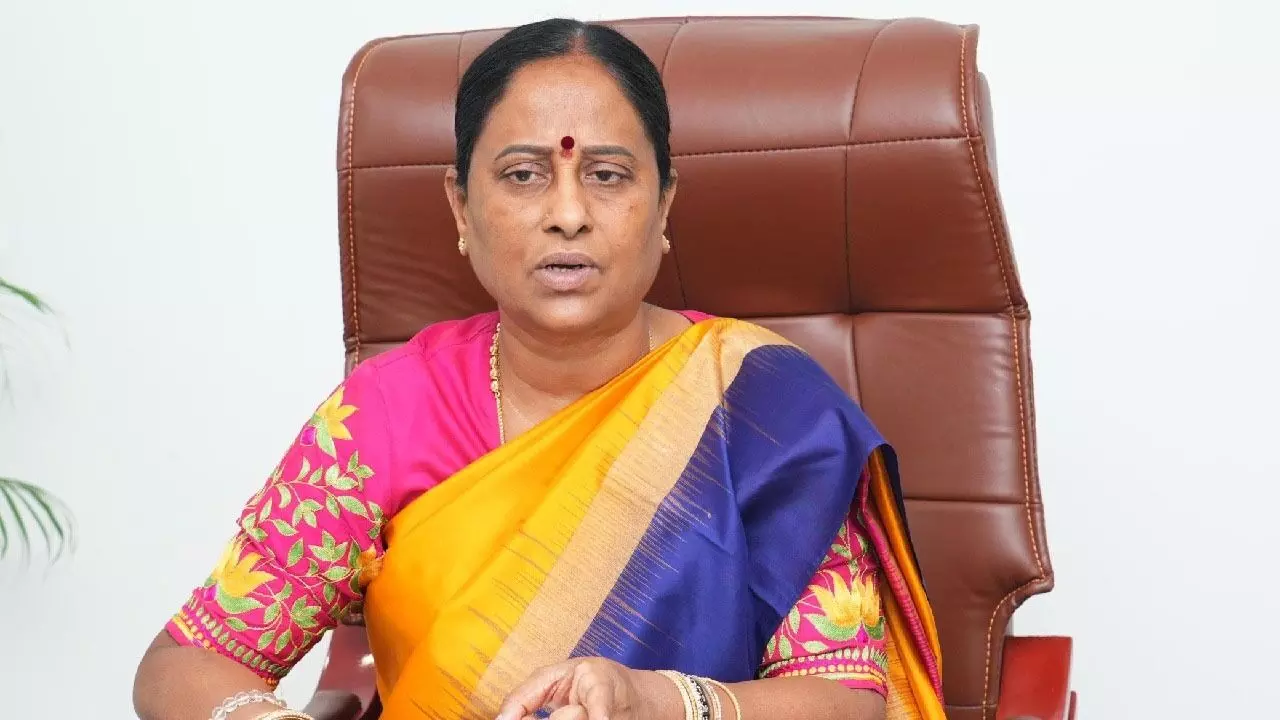 Konda Surekha: కొండా సురేఖ: పార్టీలో నన్ను ఇబ్బందులకు గురి చేసే కుట్రలు Konda Surekha: కొండా సురేఖ: పార్టీలో నన్ను ఇబ్బందులకు గురి చేసే కుట్రలు