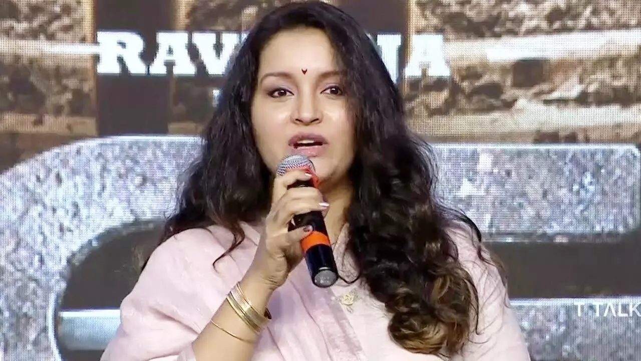 Actress Renu Desai: ఆ సినిమాకు నన్ను బాగా ట్రోల్ చేశారు..నేను డబ్బును లెక్క చెయ్యను Actress Renu Desai: ఆ సినిమాకు నన్ను బాగా ట్రోల్ చేశారు..నేను డబ్బును లెక్క చెయ్యను