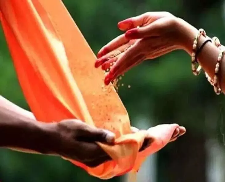 Performing Charity Lead to Moksha: దానధర్మాలు చేస్తే మోక్షం లభిస్తుందా? Performing Charity Lead to Moksha: దానధర్మాలు చేస్తే మోక్షం లభిస్తుందా?