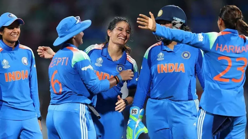 India storms into semifinals: అదరగొట్టిన అమ్మాయిలు..సెమీస్ కు భారత్ India storms into semifinals: అదరగొట్టిన అమ్మాయిలు..సెమీస్ కు భారత్