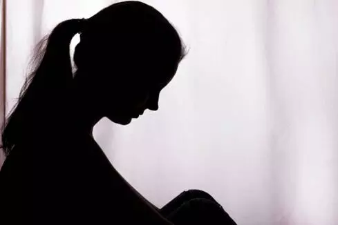 Shocking Incident in UK : దారుణం.. జాతి వివక్షతో భారత సంతతి యువతిపై అత్యాచారం Shocking Incident in UK : దారుణం.. జాతి వివక్షతో భారత సంతతి యువతిపై అత్యాచారం