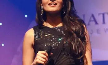 Actress, Singer Andrea Jeremiah: ఐసీసీ ఉమెన్స్ క్రికెట్ కోసం ఆండ్రియా స్పెషల్ ఆంథమ్ Actress, Singer Andrea Jeremiah: ఐసీసీ ఉమెన్స్ క్రికెట్ కోసం ఆండ్రియా స్పెషల్ ఆంథమ్