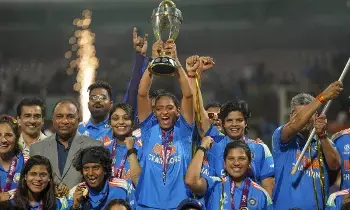 No Place for Harman in the Team of the Tournament: వరల్డ్ కప్ గెలిపించినా.. టీమ్ ఆఫ్ ది టోర్నమెంట్లో హర్మన్ కు నో ప్లేస్ No Place for Harman in the Team of the Tournament: వరల్డ్ కప్ గెలిపించినా.. టీమ్ ఆఫ్ ది టోర్నమెంట్లో హర్మన్ కు నో ప్లేస్