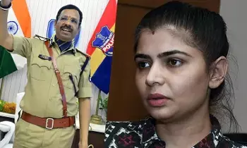 Chinmayi Files Complain: అసభ్యంగా బూతులు తిడుతున్నరు.. సజ్జనార్ కు చిన్మయి కంప్లైంట్