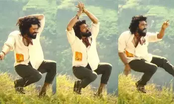 Charan Impresses with Mass Dance Moves: పెద్ది నుంచి చికిరి చికిరి సాంగ్..చరణ్ ఊరమాస్ స్టెప్పులు