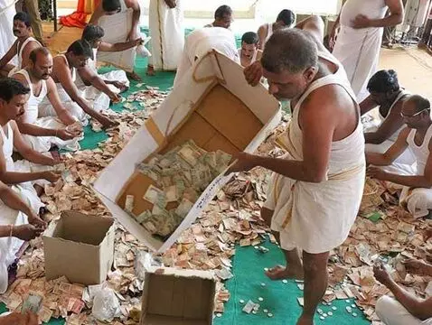 Tirumala Parakamani Theft Case: తిరుమల పరకామణి చోరీ కేసు: సీఐడీ దర్యాప్తు ముమ్మరం.. అక్రమాలు బయటపడుతున్నాయి Tirumala Parakamani Theft Case: తిరుమల పరకామణి చోరీ కేసు: సీఐడీ దర్యాప్తు ముమ్మరం.. అక్రమాలు బయటపడుతున్నాయి