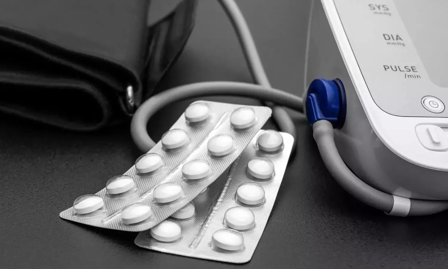 Stopping Your BP Tablets: బీపీ ట్యాబ్లెట్స్ వేసుకోవడం ఆపేస్తున్నారా.? Stopping Your BP Tablets: బీపీ ట్యాబ్లెట్స్ వేసుకోవడం ఆపేస్తున్నారా.?