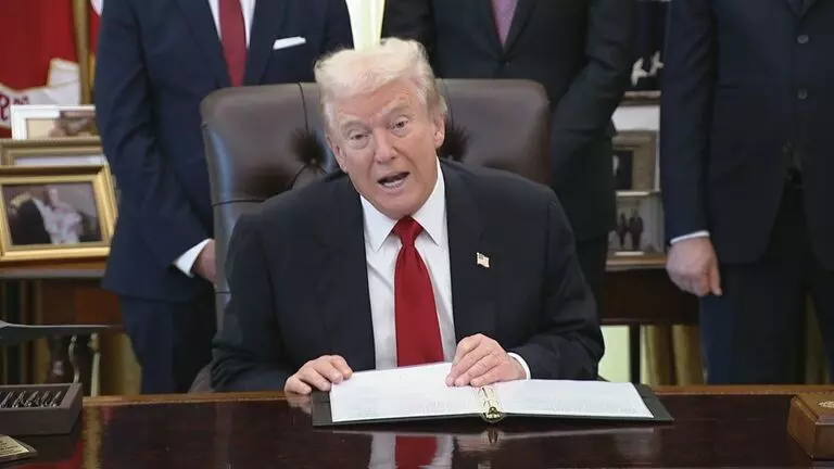 Donald Trump: డొనాల్డ్ ట్రంప్: విదేశీ విద్యార్థులను అమెరికాలో చదువుకోవడానికి అడ్డుకోవడం లేదు Donald Trump: డొనాల్డ్ ట్రంప్: విదేశీ విద్యార్థులను అమెరికాలో చదువుకోవడానికి అడ్డుకోవడం లేదు