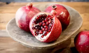 Pomegranate: పోషకాల పవర్హౌస్..ఏడు ఆరోగ్య సమస్యలకు అద్భుత ఔషధం ఈ పండు.. Pomegranate: పోషకాల పవర్హౌస్..ఏడు ఆరోగ్య సమస్యలకు అద్భుత ఔషధం ఈ పండు..