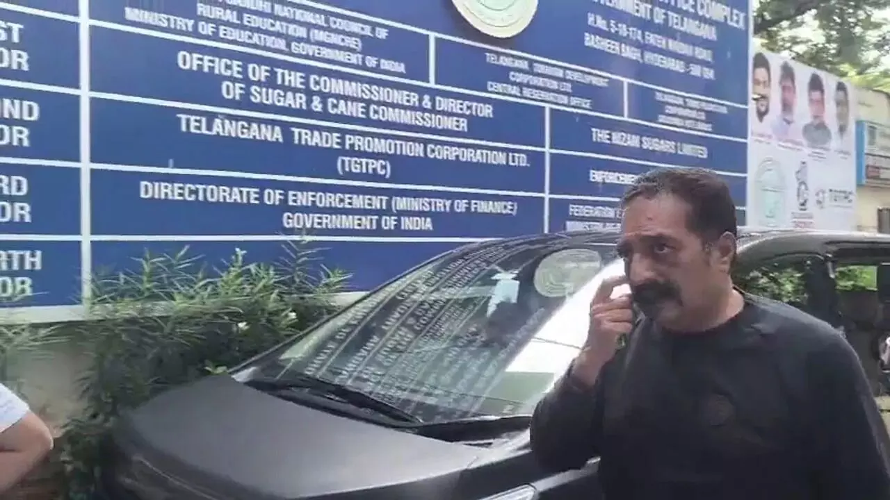 Betting App Case: బెట్టింగ్ యాప్ కేసు: సీఐడీ విచారణకు ప్రకాశ్ రాజ్ Betting App Case: బెట్టింగ్ యాప్ కేసు: సీఐడీ విచారణకు ప్రకాశ్ రాజ్