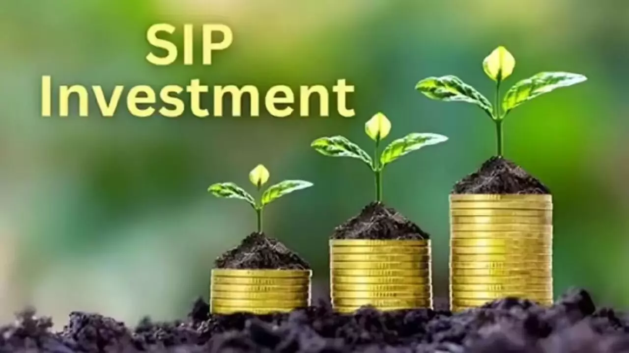 SIP Investors Alert : సిప్ ఇన్వెస్టర్లకు హెచ్చరికా.. ఎక్కువ ఫండ్స్లో పెడితే లాభం రాదంటున్న నిపుణులు SIP Investors Alert : సిప్ ఇన్వెస్టర్లకు హెచ్చరికా.. ఎక్కువ ఫండ్స్లో పెడితే లాభం రాదంటున్న నిపుణులు