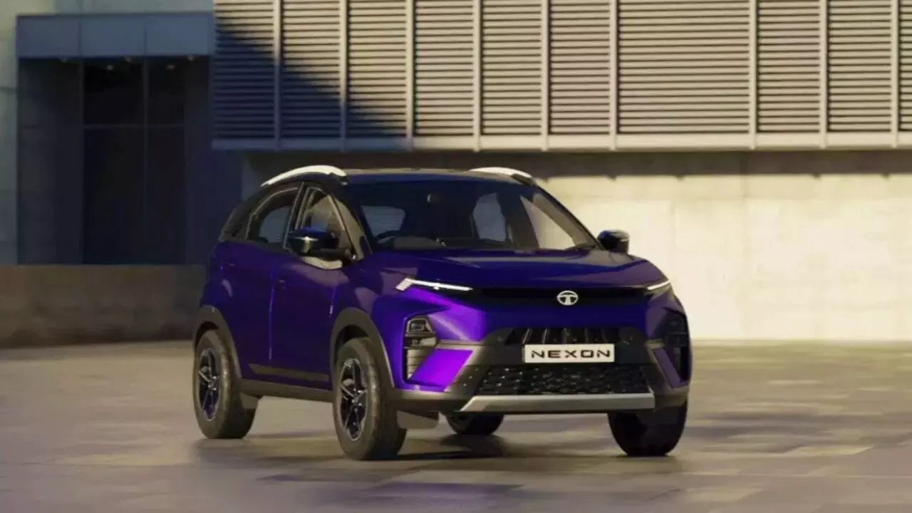 Tata Nexon : సేల్స్లో టాటా నెక్సాన్ రికార్డ్.. ఈ కారు కొనే ముందు ఈ విషయాలు తెల్సుకోండి Tata Nexon : సేల్స్లో టాటా నెక్సాన్ రికార్డ్.. ఈ కారు కొనే ముందు ఈ విషయాలు తెల్సుకోండి