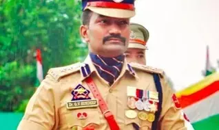 Telugu IPS Officer: జమ్మూ కాశ్మీర్ ఉగ్రకుట్ర భగ్నం వెనుక మాస్టర్ మైండ్... మన తెలుగు ఐపీఎస్ అధికారి! Telugu IPS Officer: జమ్మూ కాశ్మీర్ ఉగ్రకుట్ర భగ్నం వెనుక మాస్టర్ మైండ్... మన తెలుగు ఐపీఎస్ అధికారి!