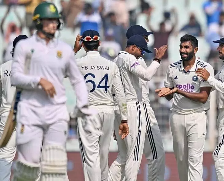 Safaris Collapse Completely: కుప్పకూలిన సఫారీలు: తొలి ఇన్నింగ్స్లో 159 పరుగులకే ఆలౌట్! Safaris Collapse Completely: కుప్పకూలిన సఫారీలు: తొలి ఇన్నింగ్స్లో 159 పరుగులకే ఆలౌట్!