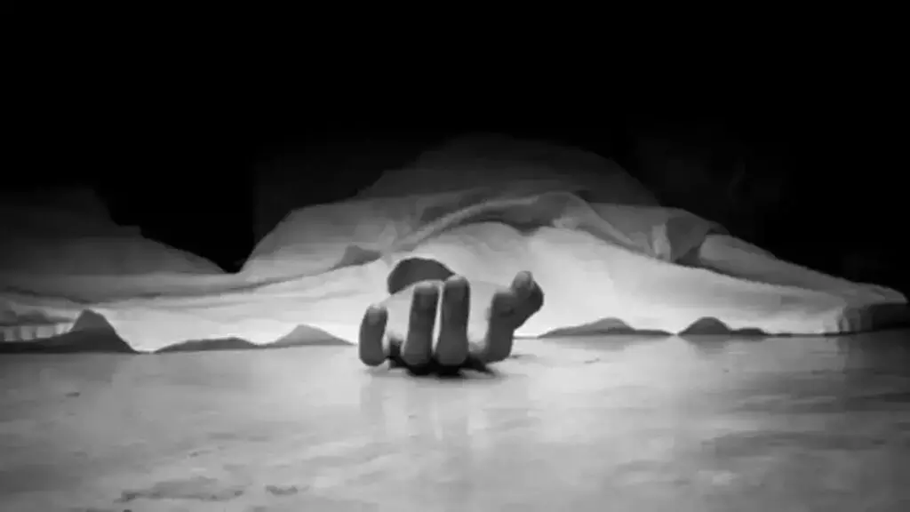 Parakamani Theft Case Complainant Found Dead: పరకామణి చోరీ కేసు ఫిర్యాదుదారు అనుమానాస్పద మృతి.. సీఐడీ దర్యాప్తులో కీలక దశలో షాకింగ్ ట్విస్ట్! Parakamani Theft Case Complainant Found Dead: పరకామణి చోరీ కేసు ఫిర్యాదుదారు అనుమానాస్పద మృతి.. సీఐడీ దర్యాప్తులో కీలక దశలో షాకింగ్ ట్విస్ట్!