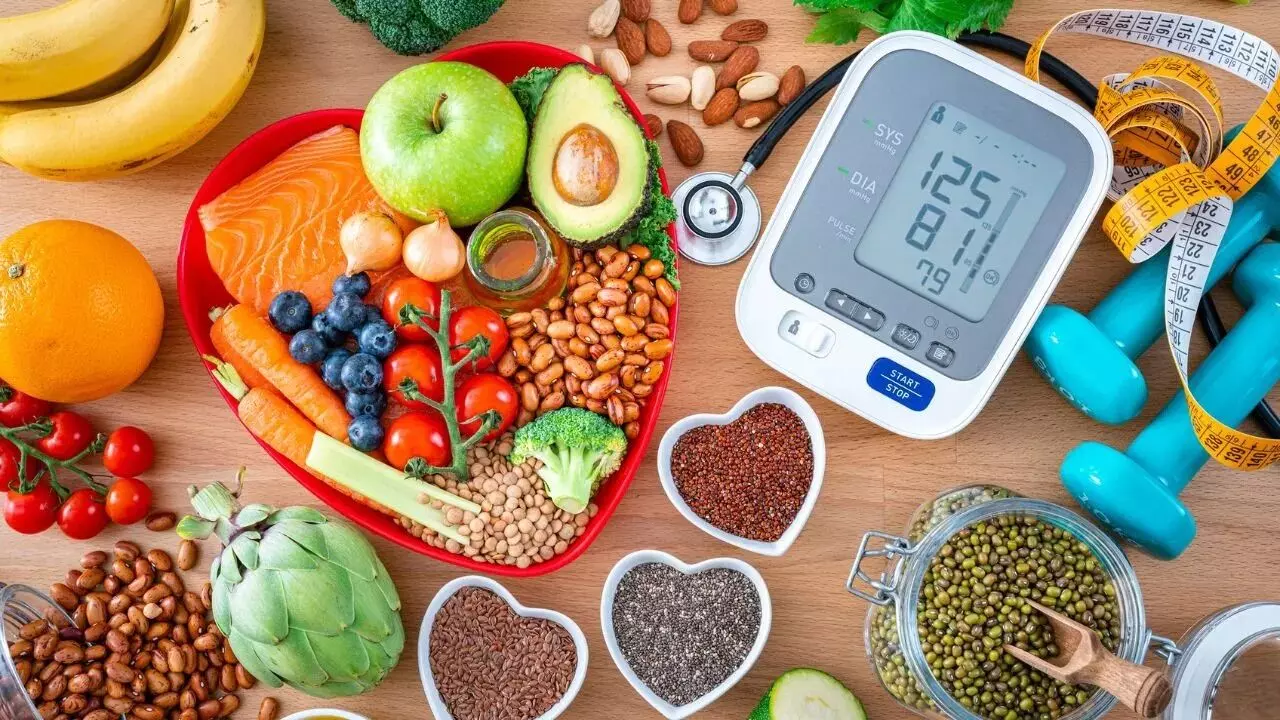 Control High Blood Pressure: చలికాలంలో పెరిగే బీపీని నియంత్రించే ఆహారాలు ఇవే.. Control High Blood Pressure: చలికాలంలో పెరిగే బీపీని నియంత్రించే ఆహారాలు ఇవే..