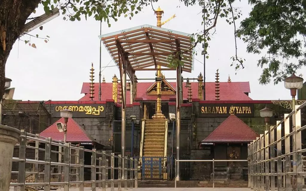 Sabarimala Priest: శబరిమల పూజరిని ఎవరు నియమిస్తారు.. నిబంధనలు ఏంటి? Sabarimala Priest: శబరిమల పూజరిని ఎవరు నియమిస్తారు.. నిబంధనలు ఏంటి?