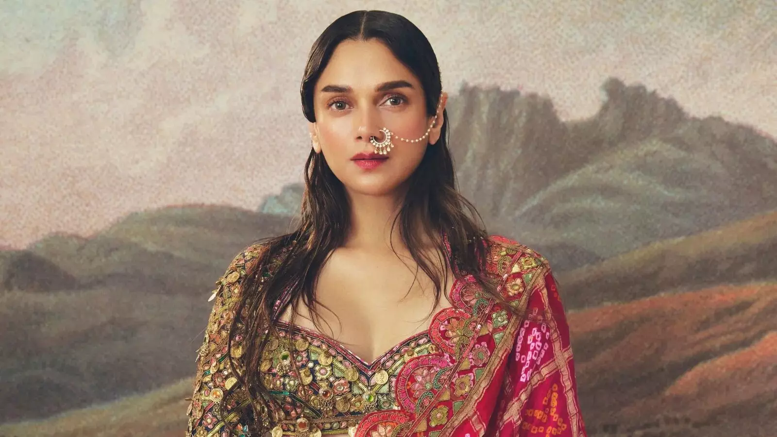 Aditi Rao Hydari: అదితి రావు హైదరి పేరుతో మోసం! Aditi Rao Hydari: అదితి రావు హైదరి పేరుతో మోసం!