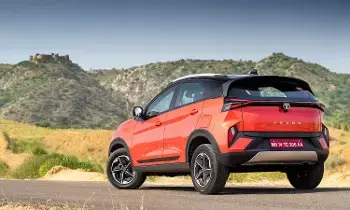 Car Sales : టాప్ 25 బెస్ట్ సెల్లింగ్ కార్లలో 16 ఎస్యూవీలే.. జాబితాలో నెంబర్ 1 ఏంటంటే? Car Sales : టాప్ 25 బెస్ట్ సెల్లింగ్ కార్లలో 16 ఎస్యూవీలే.. జాబితాలో నెంబర్ 1 ఏంటంటే?