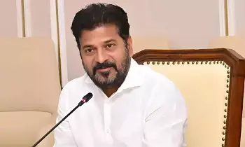 Saudi Road Accident: సౌదీ రోడ్డు ప్రమాదం: సీఎం రేవంత్రెడ్డి తీవ్ర దిగ్భ్రాంతి.. వివరాలు సేకరించాలని అధికారులకు ఆదేశాలు Saudi Road Accident: సౌదీ రోడ్డు ప్రమాదం: సీఎం రేవంత్రెడ్డి తీవ్ర దిగ్భ్రాంతి.. వివరాలు సేకరించాలని అధికారులకు ఆదేశాలు
