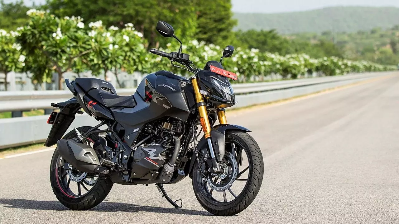 Hero Xtreme 160R 4V : సెగ్మెంట్లో తొలిసారి.. క్రూయిజ్ కంట్రోల్, రైడ్ మోడ్స్తో హీరో కొత్త బైక్ Hero Xtreme 160R 4V : సెగ్మెంట్లో తొలిసారి.. క్రూయిజ్ కంట్రోల్, రైడ్ మోడ్స్తో హీరో కొత్త బైక్