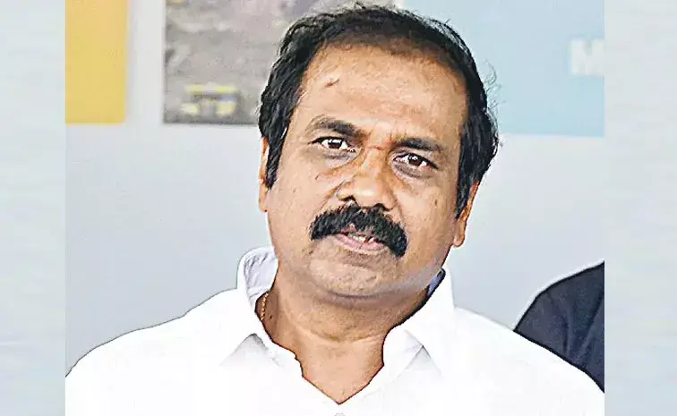 మార్కెటింగ్ చేసుకోవడం తప్ప చంద్రబాబు మేలు చేయడు : మాజీ మంత్రి కన్నబాబు మార్కెటింగ్ చేసుకోవడం తప్ప చంద్రబాబు మేలు చేయడు : మాజీ మంత్రి కన్నబాబు