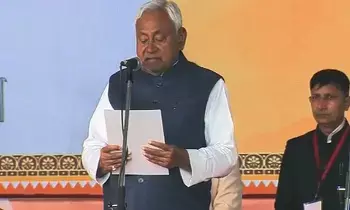 Nitish Kumar Takes Oath as Bihar CM for the 10th Time: పదోసారి బిహార్ సీఎంగా నితీశ్ కుమార్ ప్రమాణ స్వీకారం... ఎన్డీఏకు బంపర్ విజయం! Nitish Kumar Takes Oath as Bihar CM for the 10th Time: పదోసారి బిహార్ సీఎంగా నితీశ్ కుమార్ ప్రమాణ స్వీకారం... ఎన్డీఏకు బంపర్ విజయం!