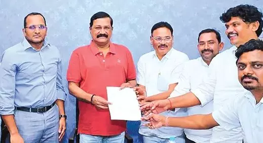 Land Acquisition Accelerates for Google Data Center in Visakhapatnam: విశాఖలో గూగుల్ డేటా సెంటర్ కోసం భూసేకరణ జోరుగా.. రైతుల ఖాతాల్లో రేపటి నుంచి పరిహారం! Land Acquisition Accelerates for Google Data Center in Visakhapatnam: విశాఖలో గూగుల్ డేటా సెంటర్ కోసం భూసేకరణ జోరుగా.. రైతుల ఖాతాల్లో రేపటి నుంచి పరిహారం!