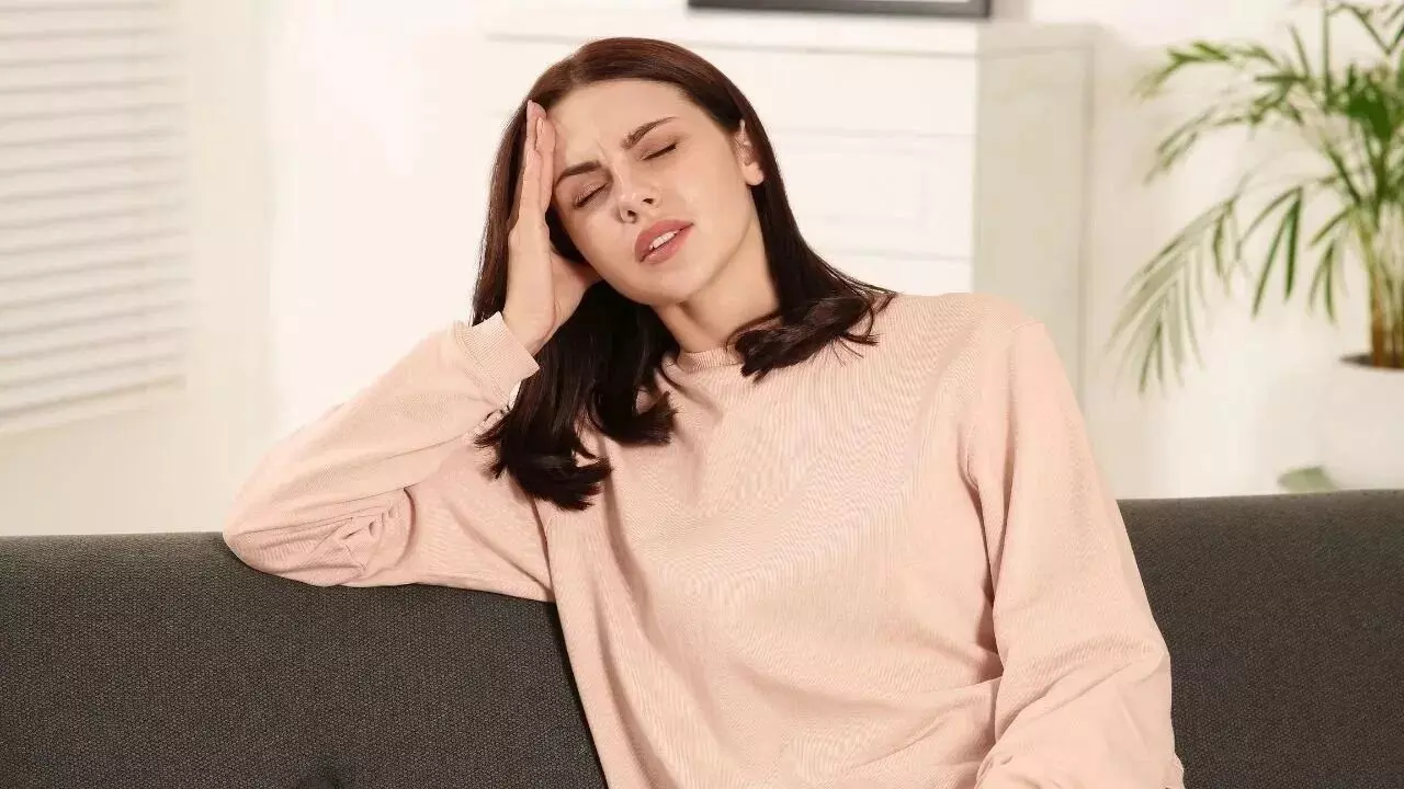 Hormonal Imbalance: హార్మోన్ల అసమతుల్యత: నిరంతర అలసట, బరువు పెరగడానికి కారణాలివే Hormonal Imbalance: హార్మోన్ల అసమతుల్యత: నిరంతర అలసట, బరువు పెరగడానికి కారణాలివే