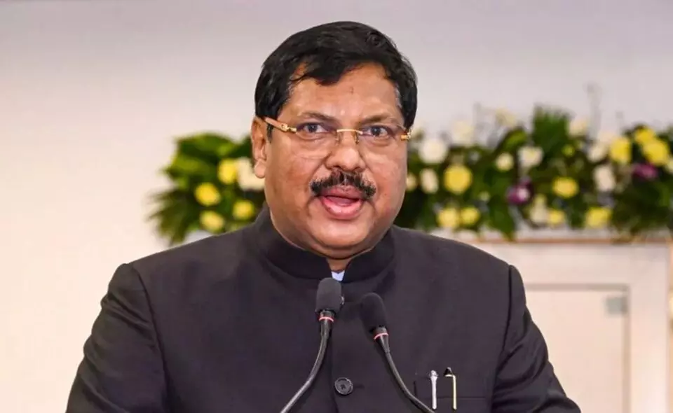 Ex Chief Justice BR Gavai: గవాయ్ వదిలిన అధికారిక వాహనం… రాష్ట్రపతి భవనంలోనే సూర్యకాంత్కు బహూకరణ! Ex Chief Justice BR Gavai: గవాయ్ వదిలిన అధికారిక వాహనం… రాష్ట్రపతి భవనంలోనే సూర్యకాంత్కు బహూకరణ!